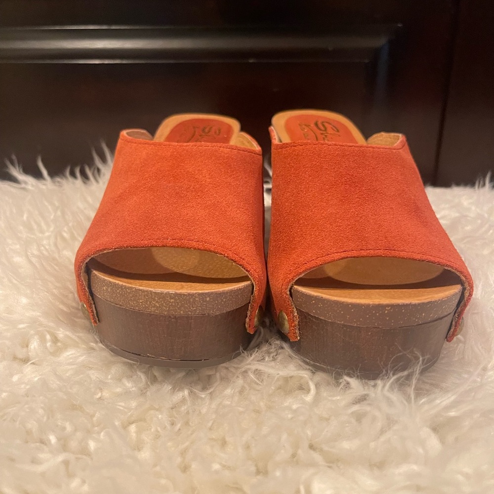 Sbicca Platform Heel